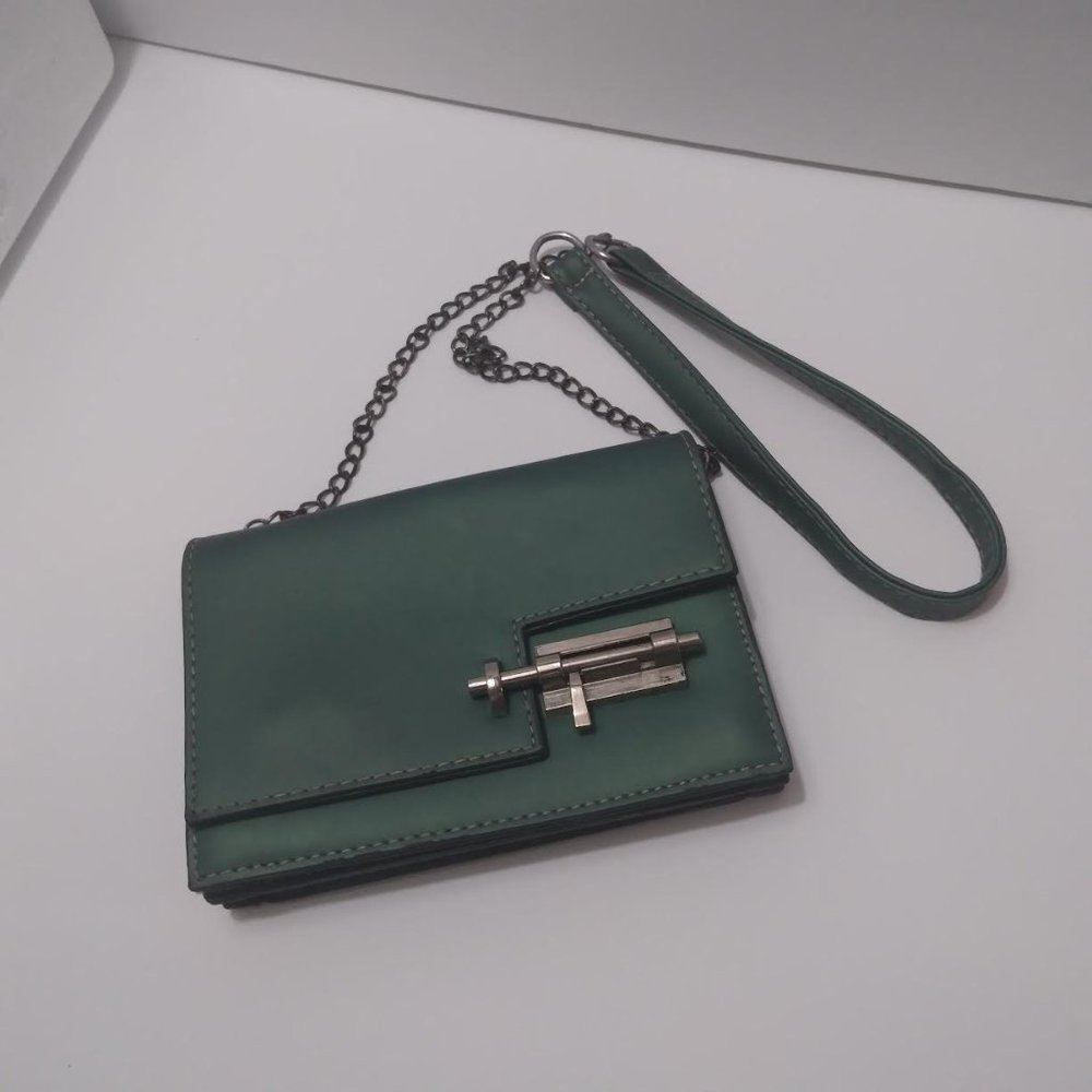 Green Crossbody Bag with Chain Strap and Silver Slide Bolt Latch Lock Unique - Picture 7 of 7